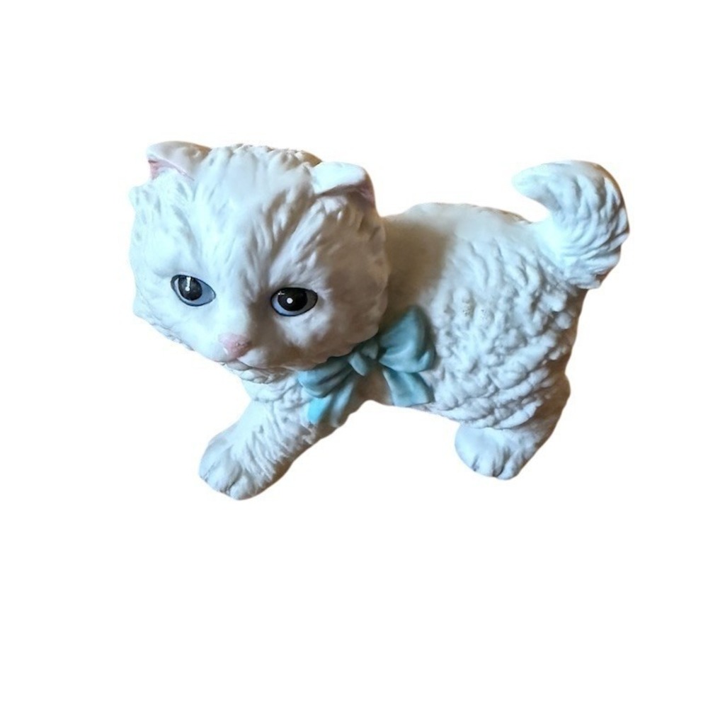 HOMCO Home Interiors‎ Persian Kitten Cat Figurine White Blue Bow Vintage